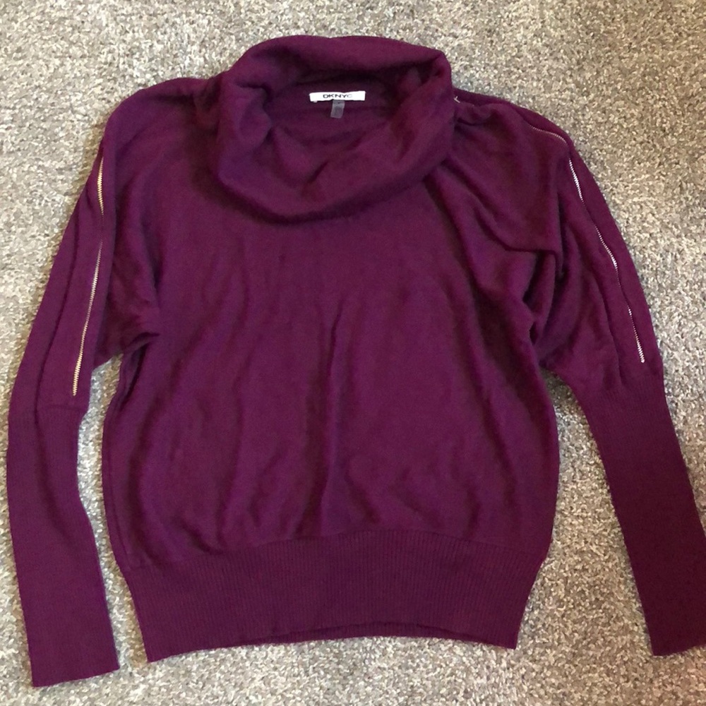 Long sleeve turtleneck - sweater - brand new